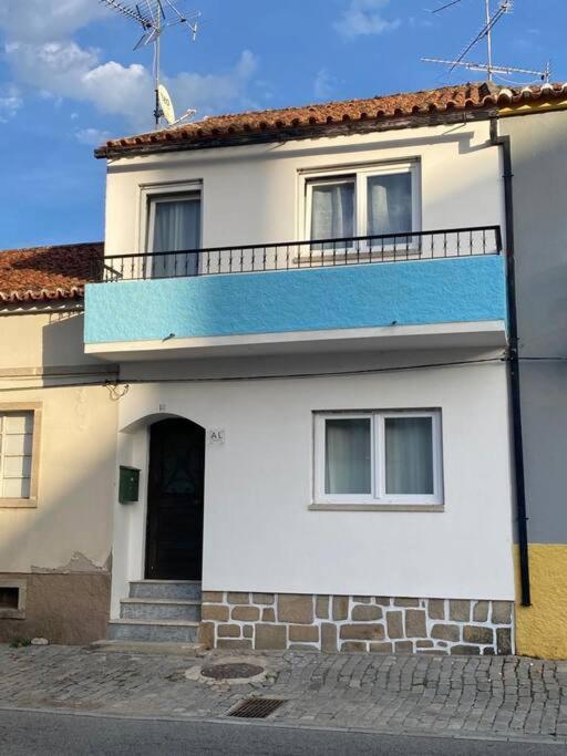 Holiday home Caminho Da Moradia. *